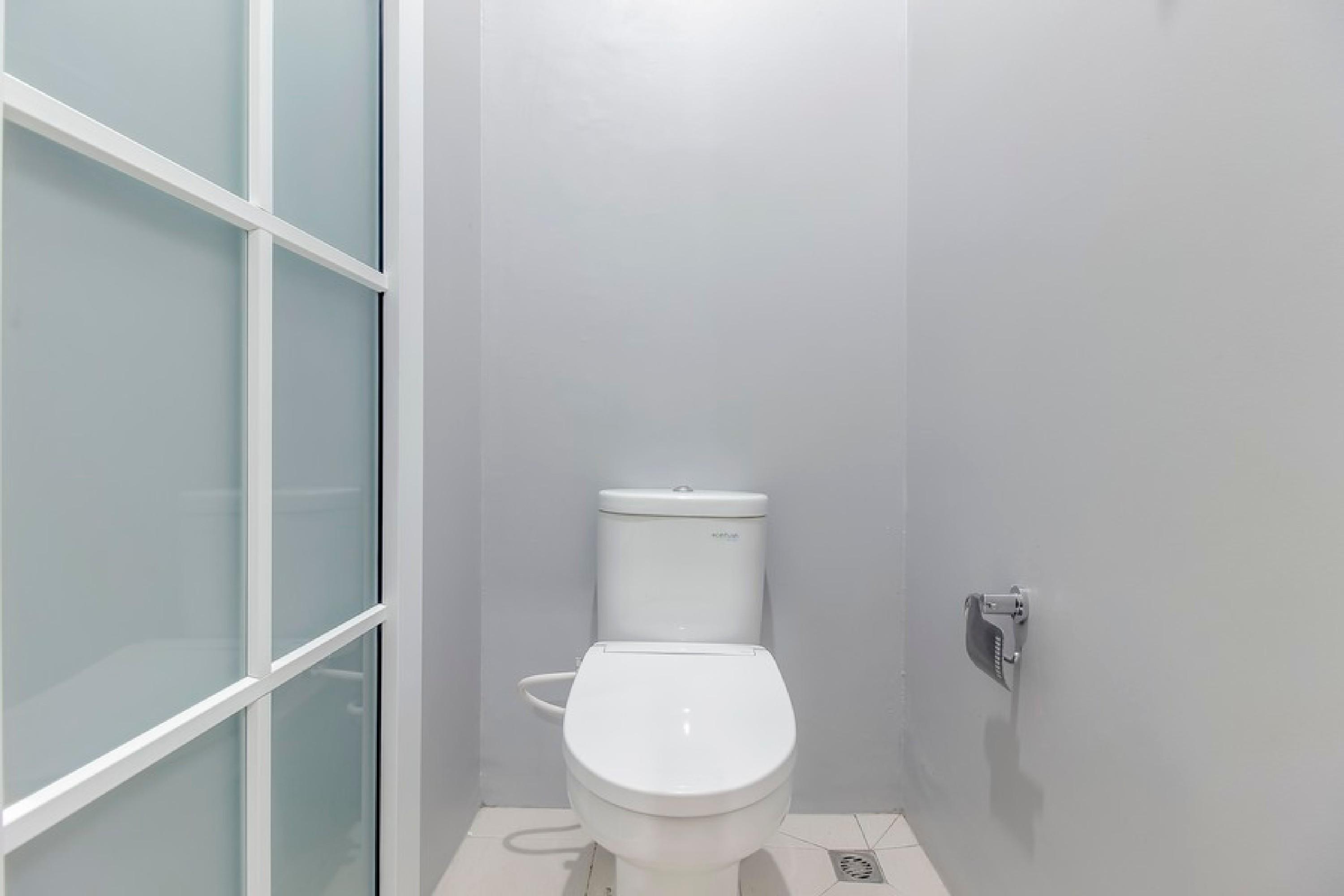 红多兹Plus酒店-科威唐2号 雅加达 外观 照片